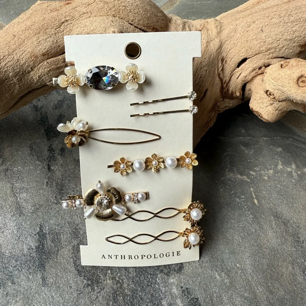 New🌟Anthropologie Gold and White Floral Hair Clips